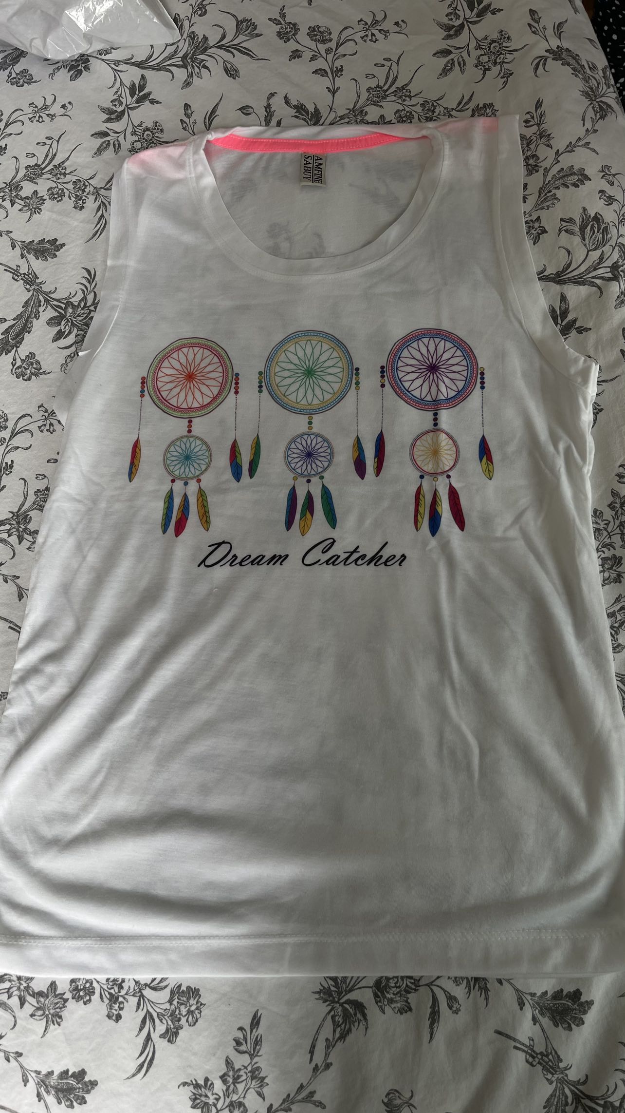 Sleeveless T-shirts