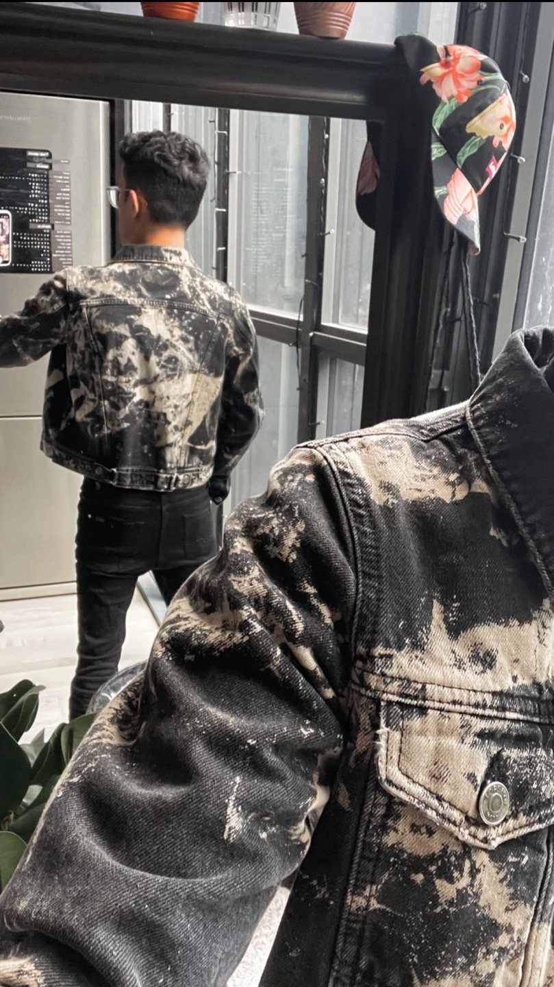 Upcycled crop denim jacket, unisex image indicator(2)