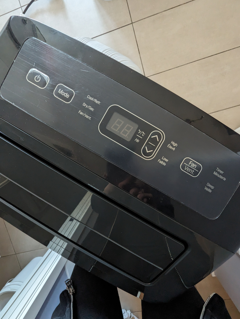 LG Air Conditioner 12,000 btu image indicator(2)