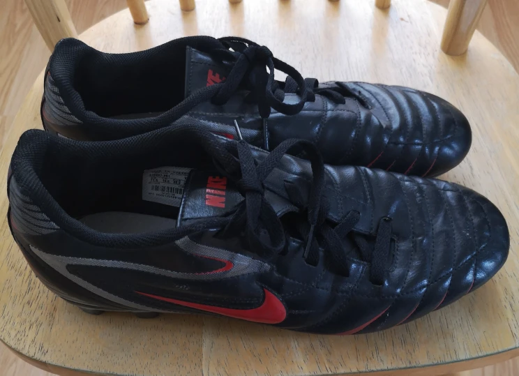 Nike football running shoes - photo 2