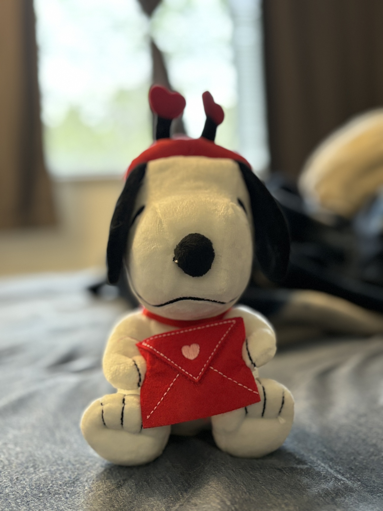 Stuffed toys and a valentine pillow - photo 2