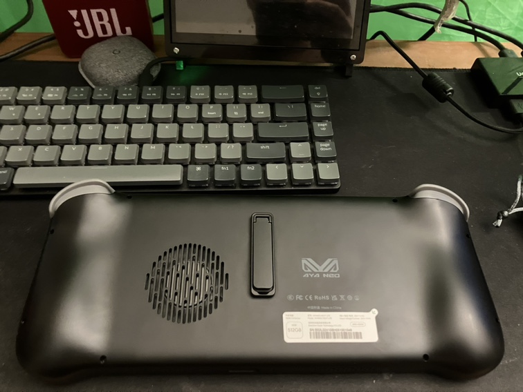Ayaneo Next Lite Steam Deck-like handheld gaming PC - photo 3