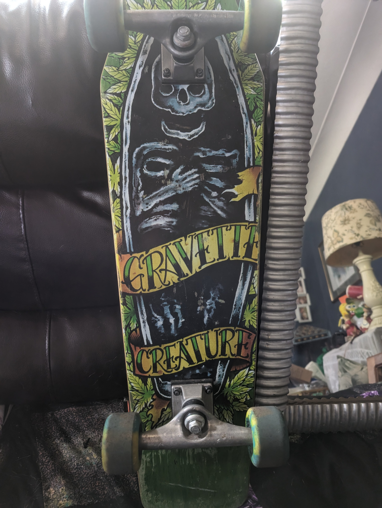 creature gravette Scully coffin cruiser skateboard thumbnail
