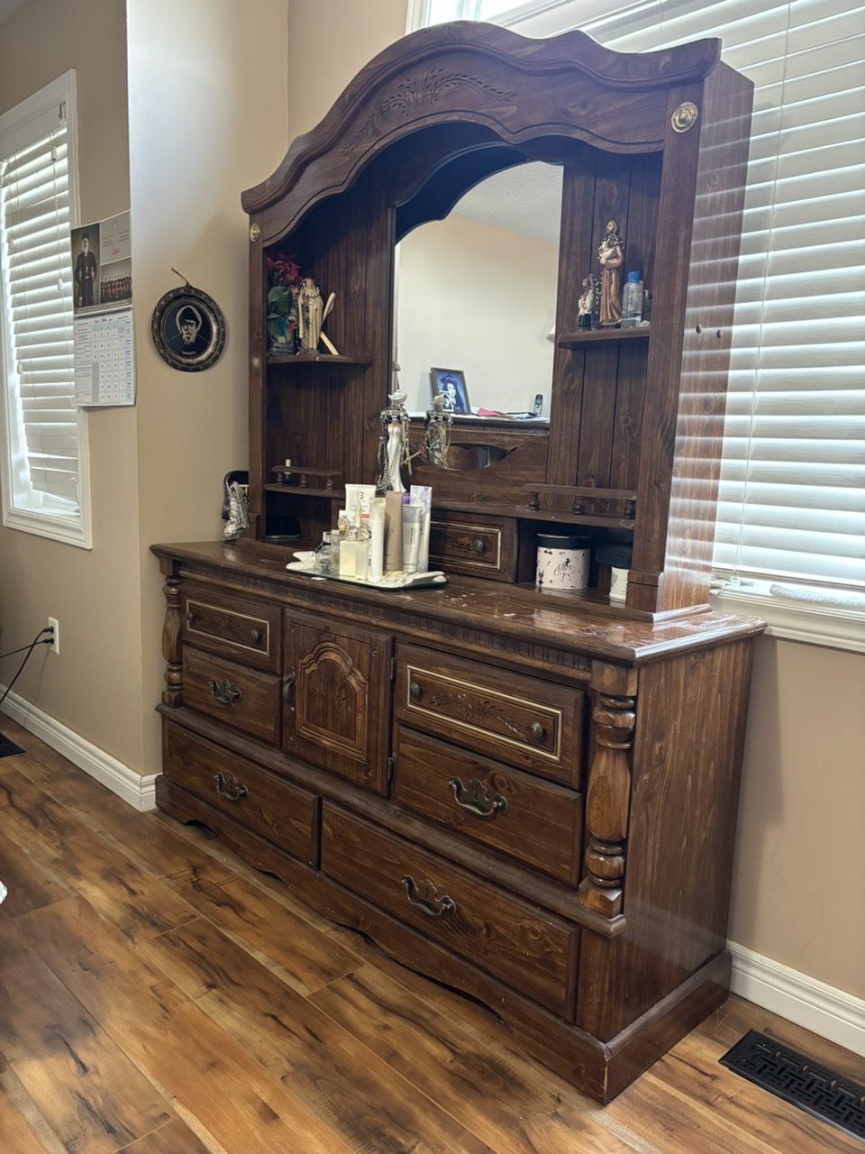 9 piece Queen bedroom set solid wood - photo 5