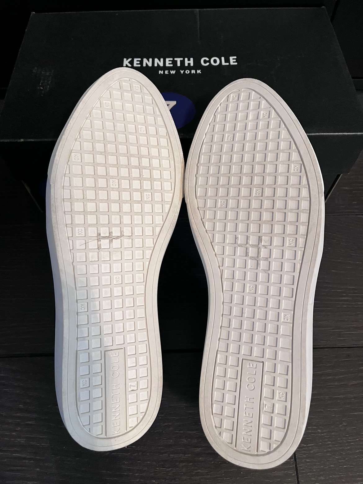 Kenneth Cole shoes - size 7 women image indicator(4)