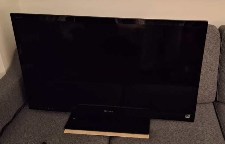 Sony Bravia 43" Digital LCD TV image indicator(2)