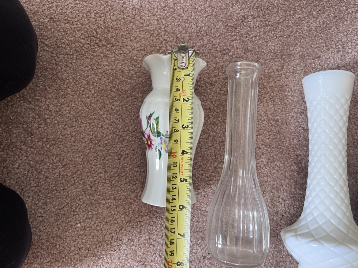 6-Assorted vases and sizes. - photo 2