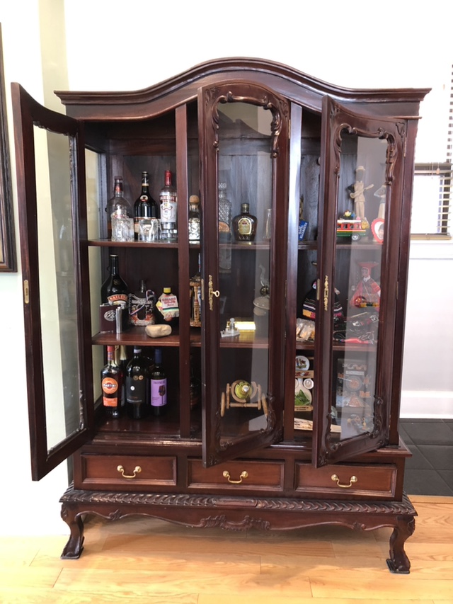 Mahogany China cabinet 🥕🥕🥕