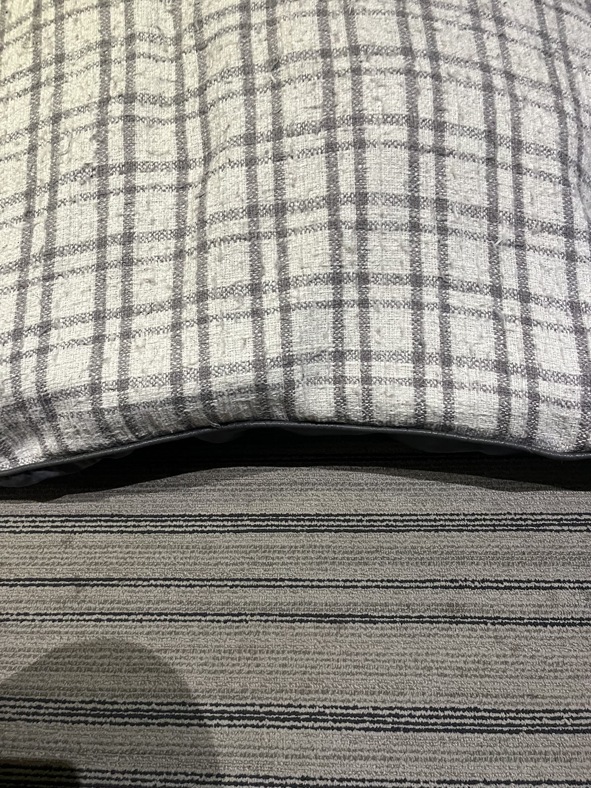 Washable comfortable large dog bed image indicator(2)