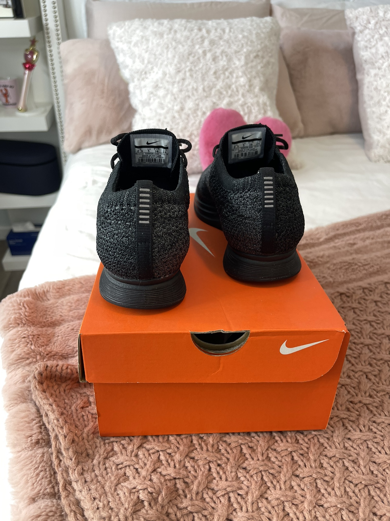 Nike flyknit racer image indicator(4)