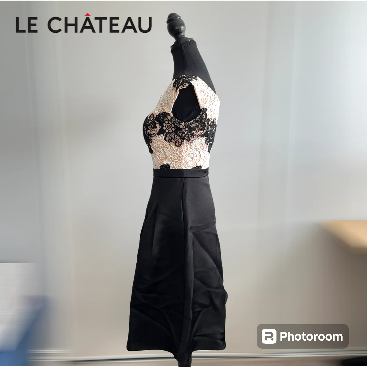 🖤 BRAND NEW 🖤 Le Château Dress 👗 image indicator(3)