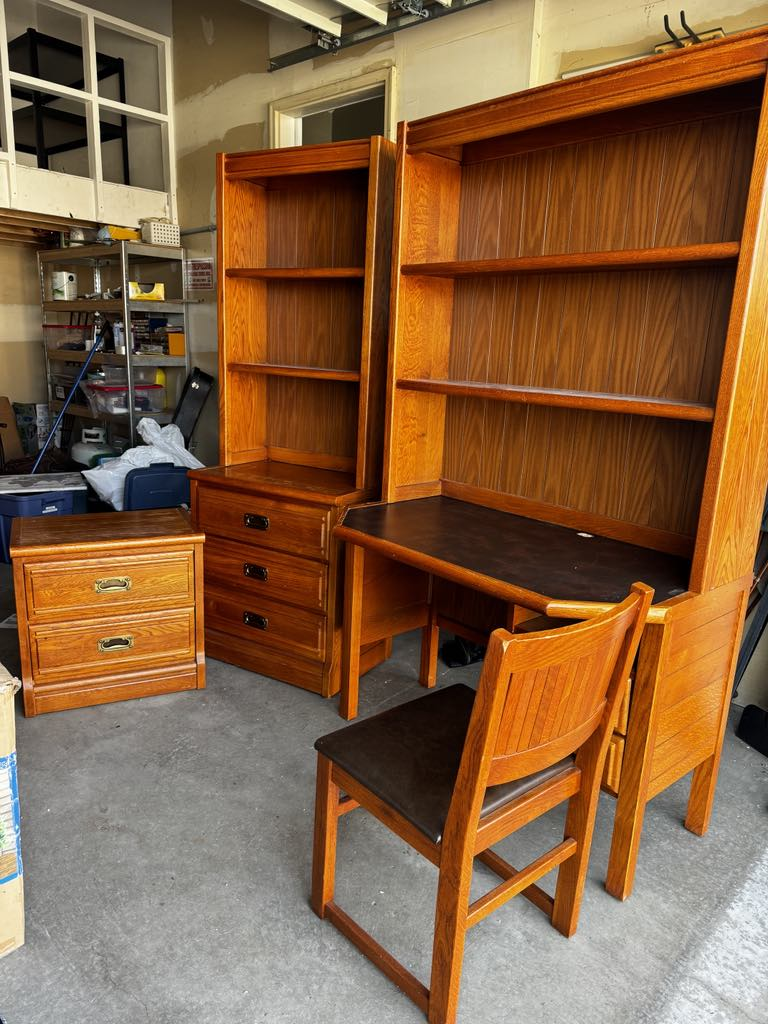 6 piece Oak Lexington Outrigger Furniture Set