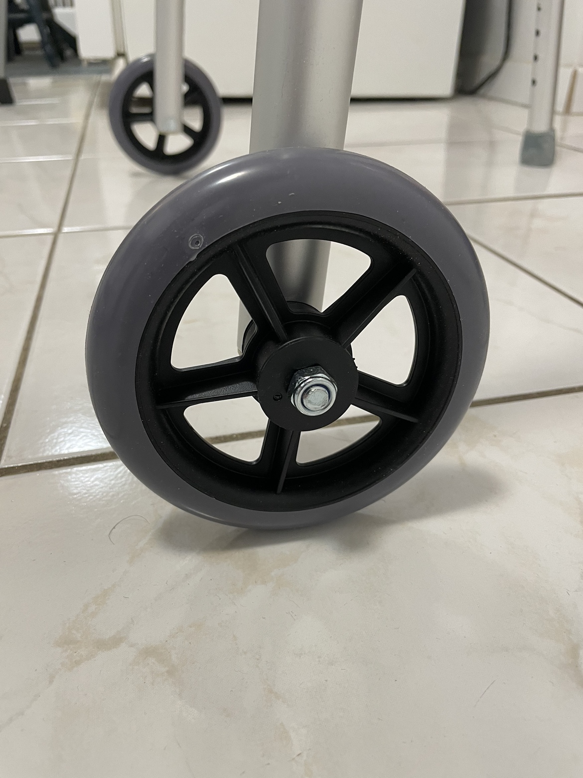 Walker Adult Silver image indicator(2)