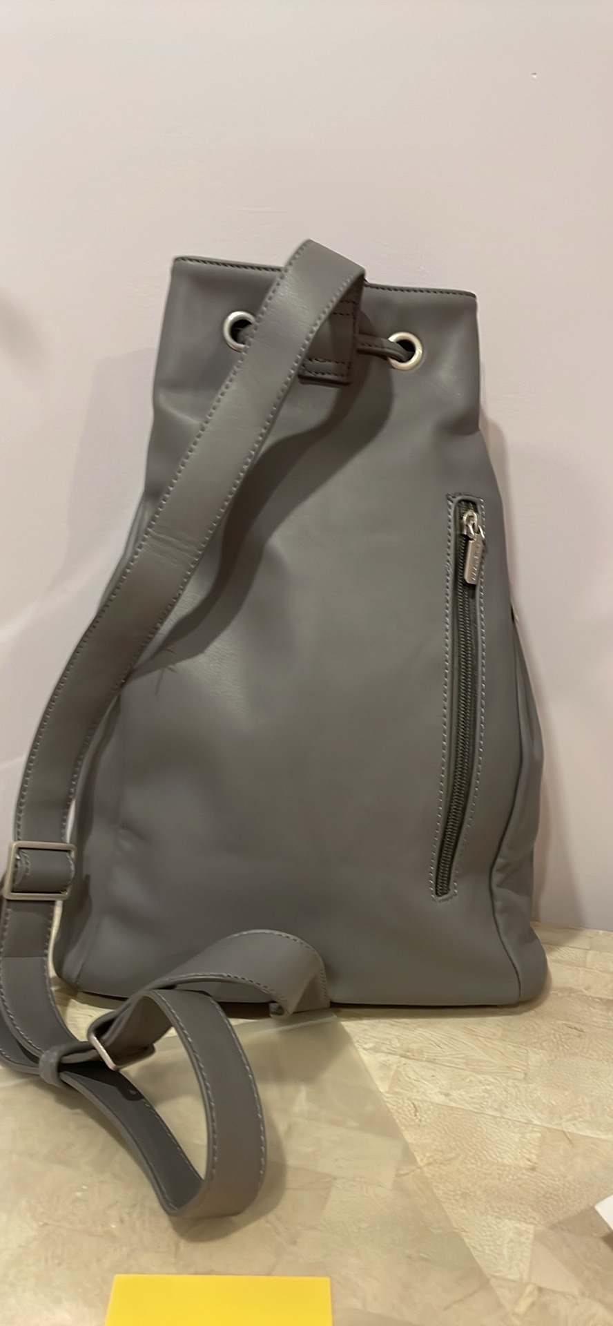 New modern single strap bucket bag image indicator(3)