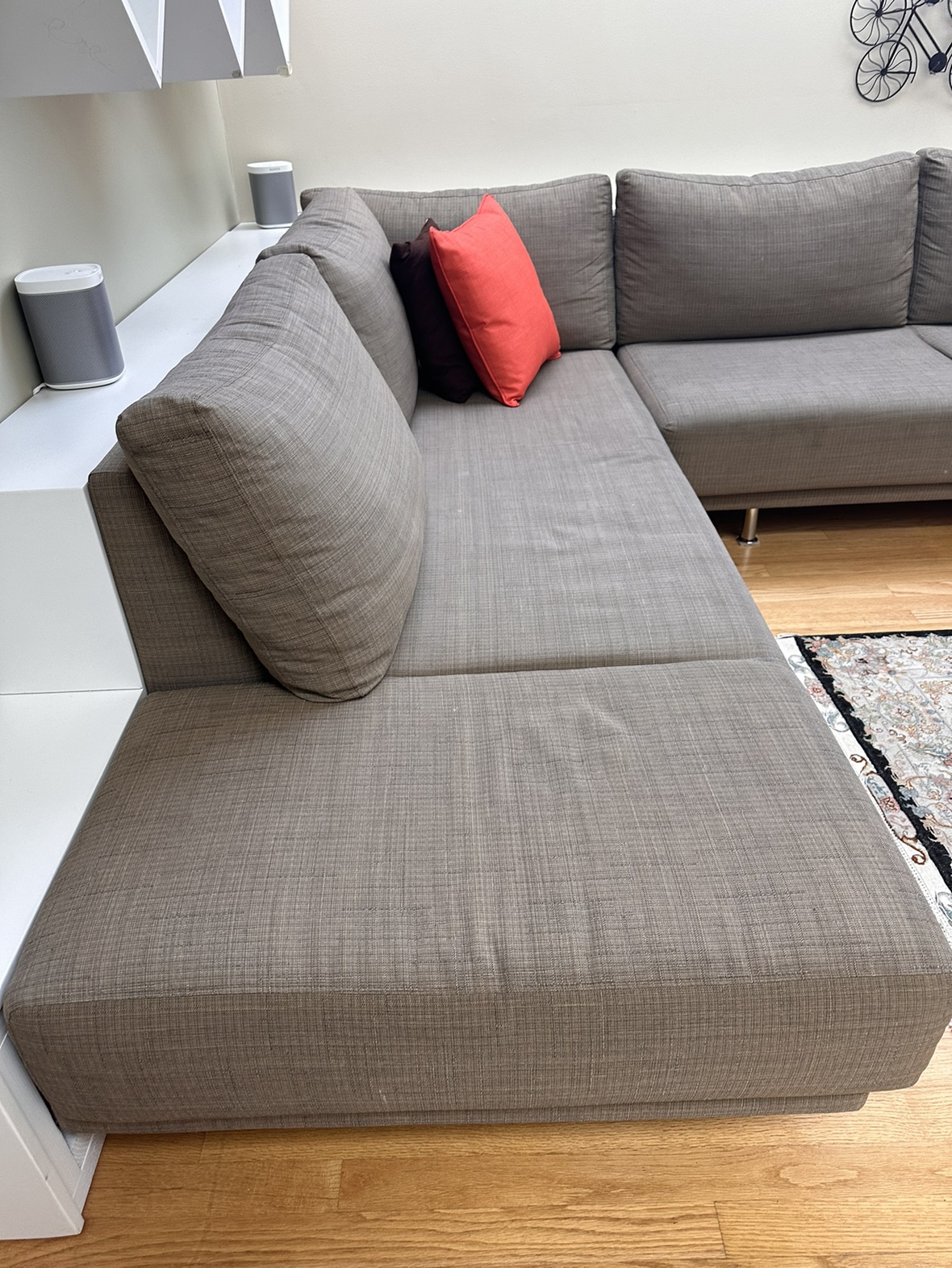 BO concept sectional couch image indicator(2)