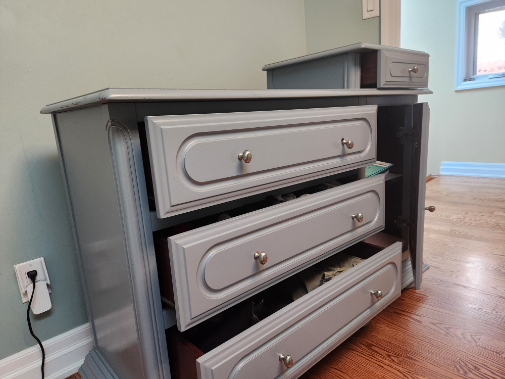 Solid wood dresser/change table - photo 2