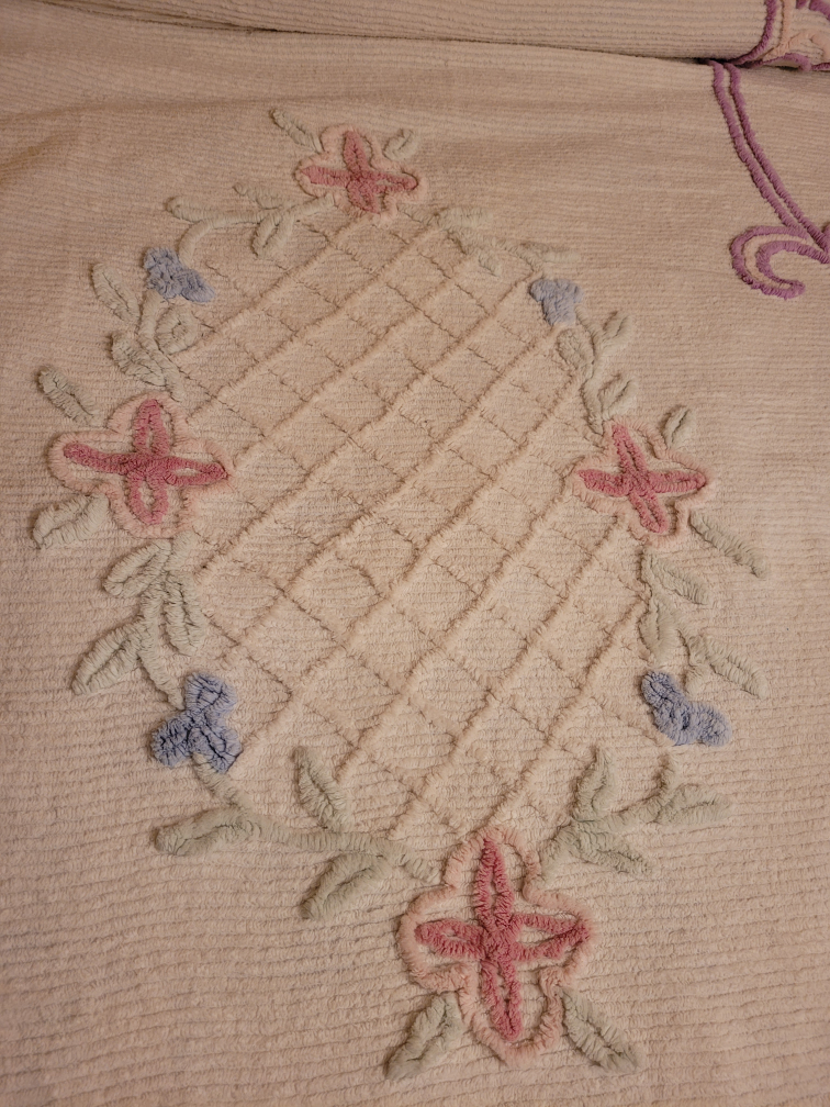 vintage Chenille bedspread - photo 2
