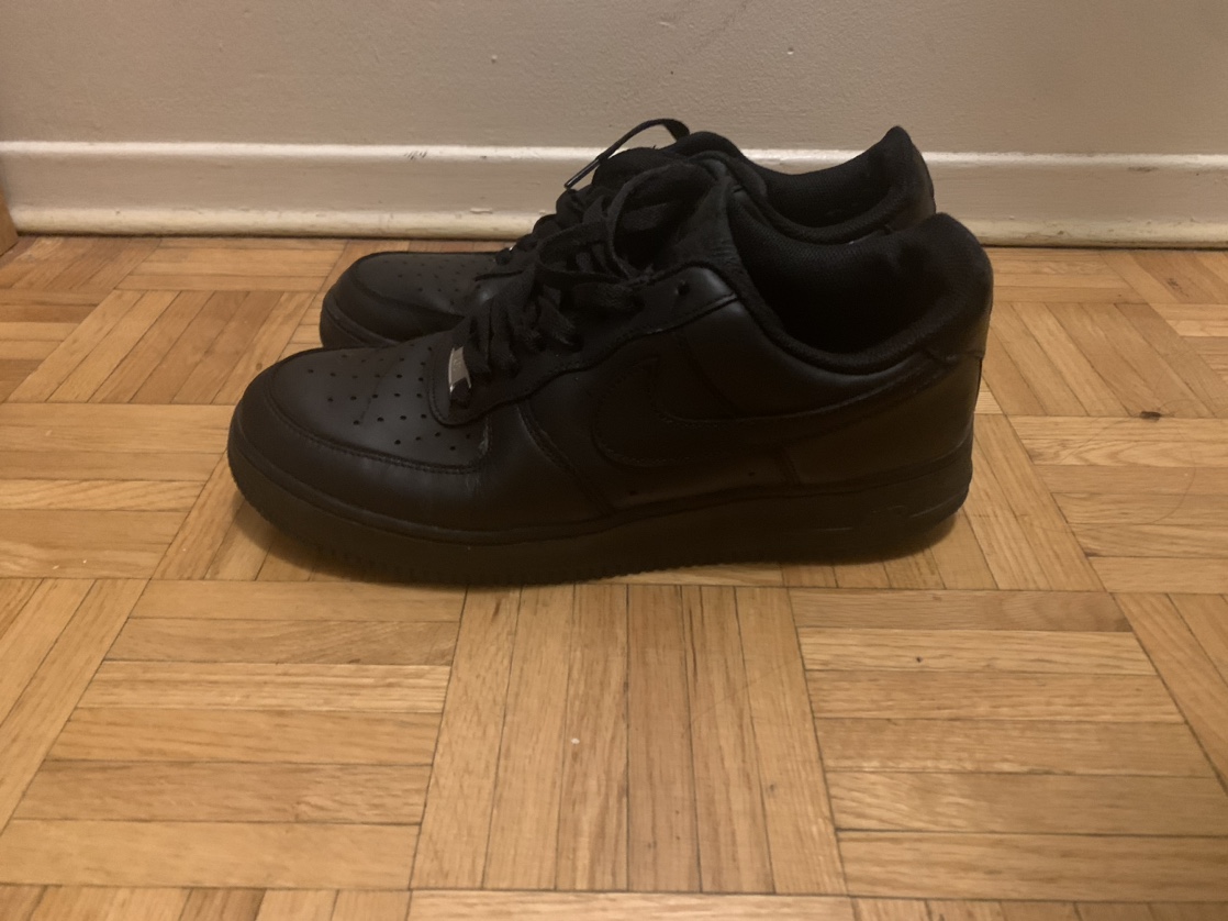 Black nike airforces thumbnail