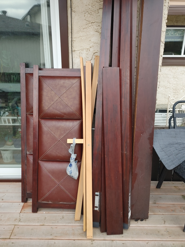 Beautiful 4 poster queen bed frame