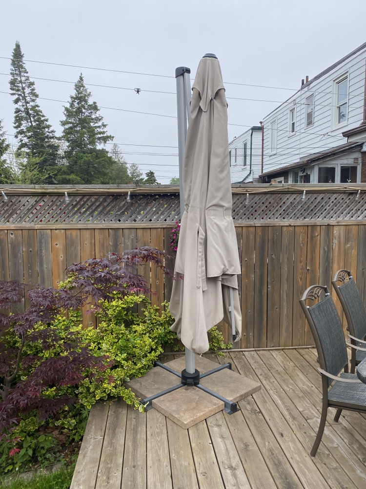 Offset patio umbrella (Coxwell/Danforth) thumbnail