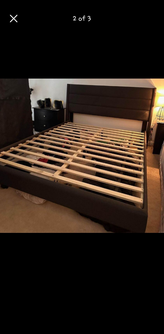 Queen bed like new - photo 2