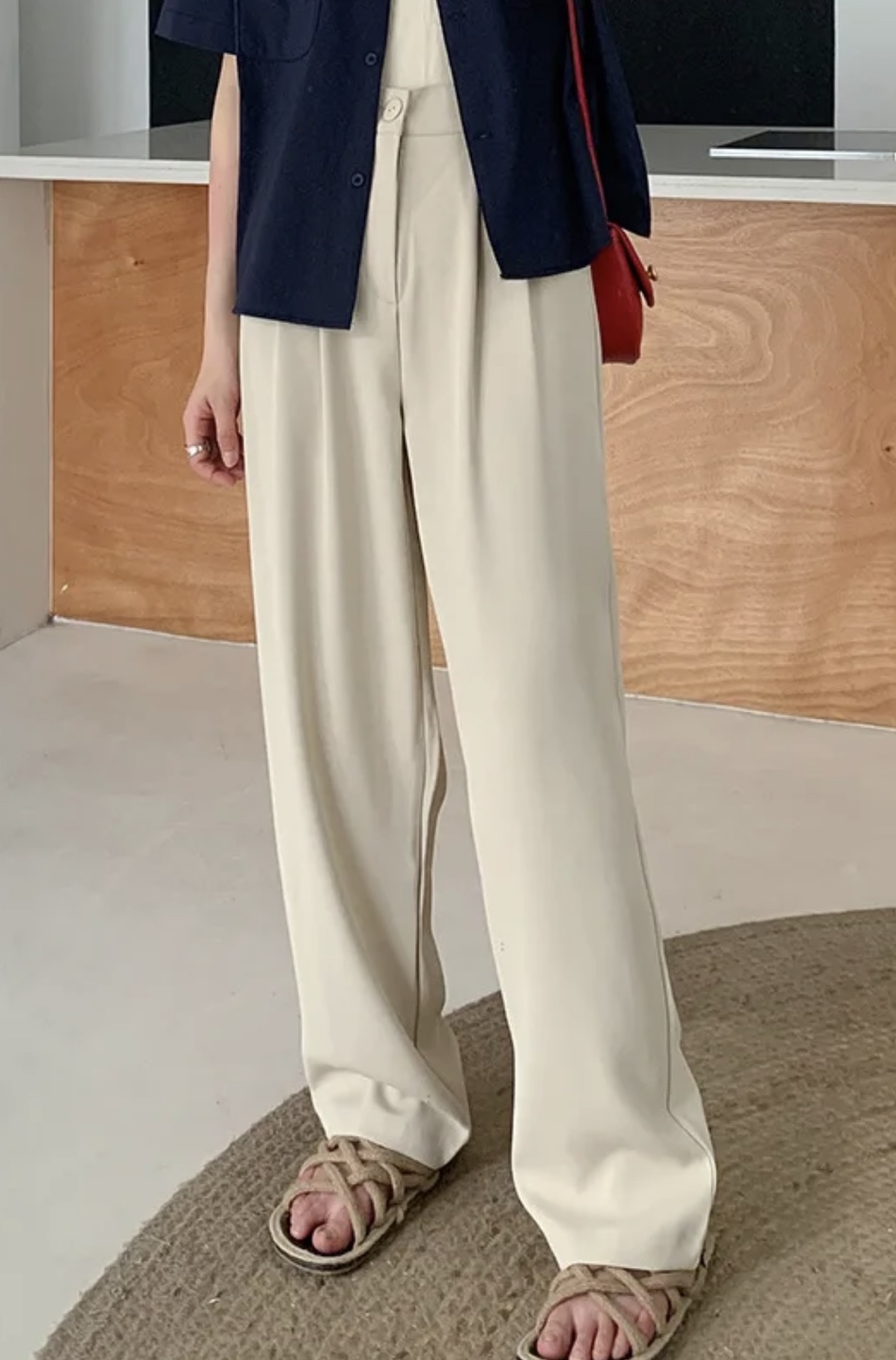 Korean style wide fit Pleated trousers thumbnail