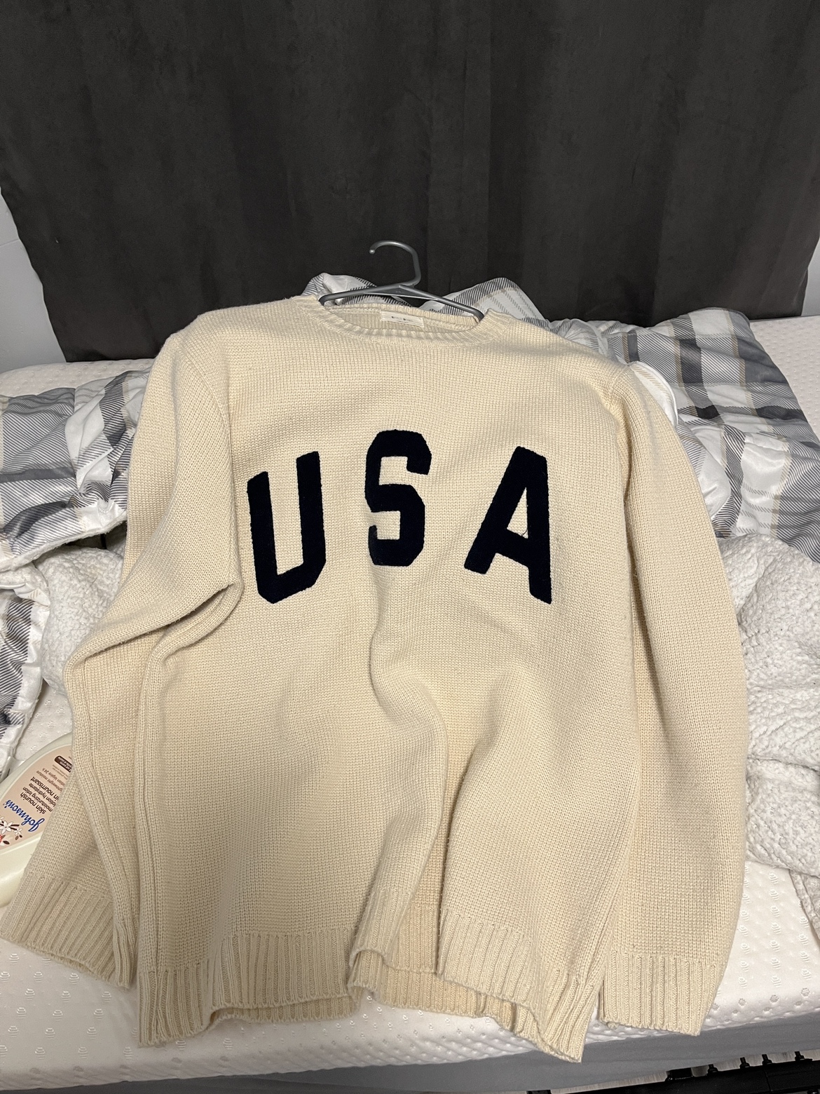 Men’s sweater