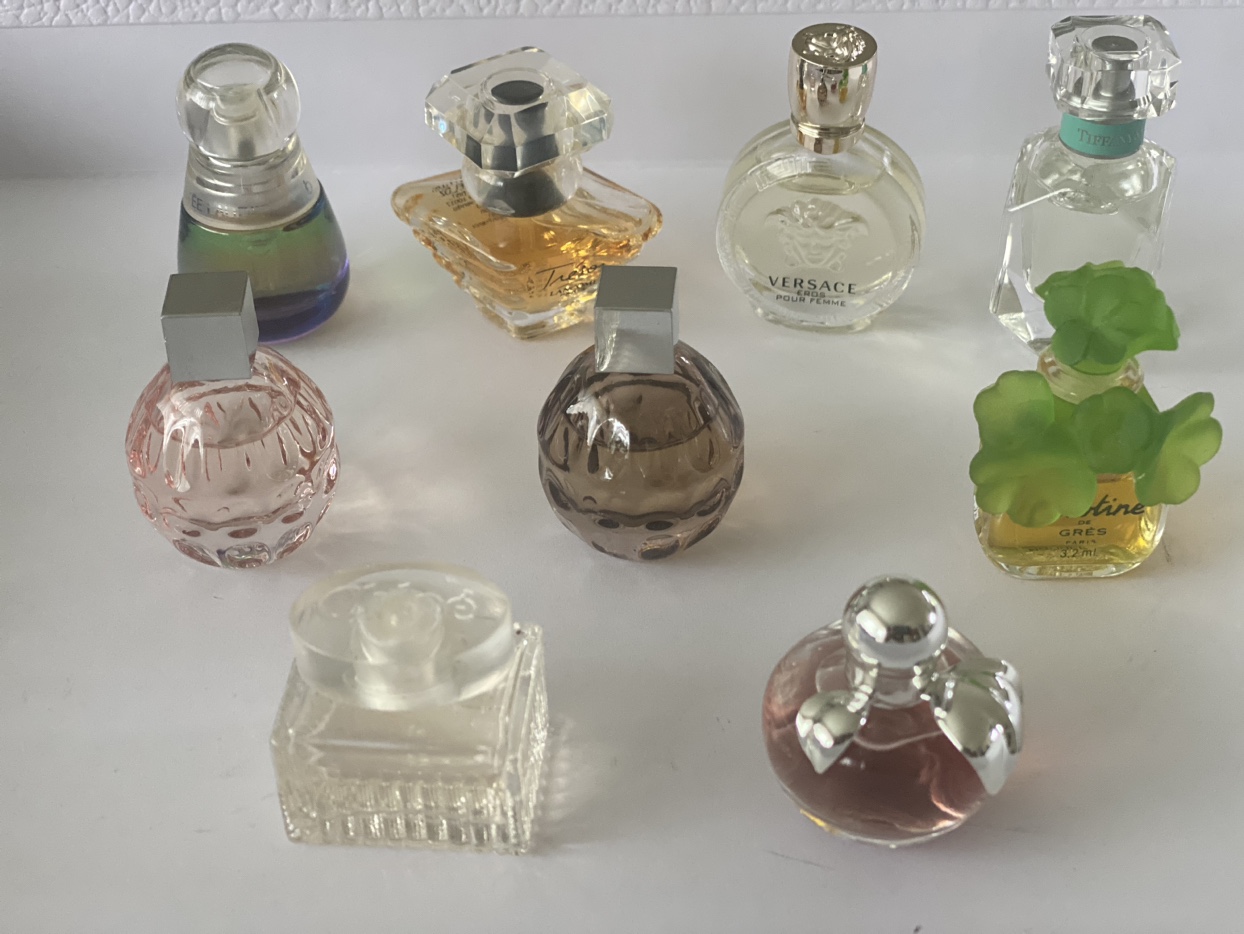 9 variety miniature  collectable fragrances. image indicator(3)