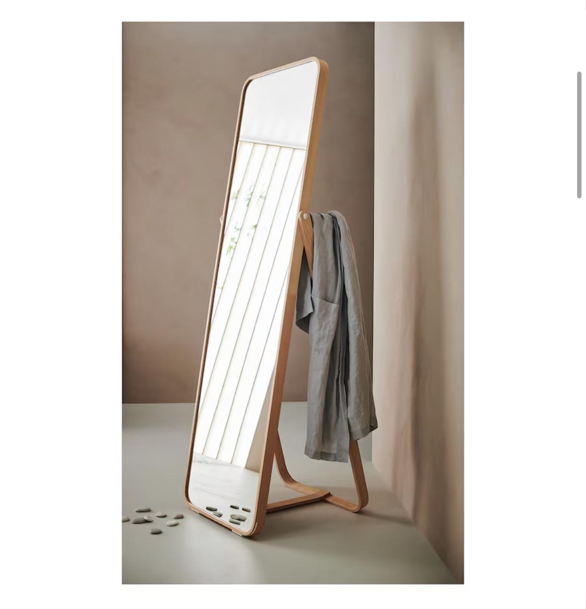 Standing mirror