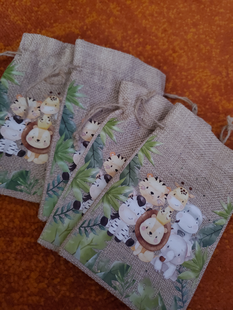 #freecycle - 4 little gift bags thumbnail