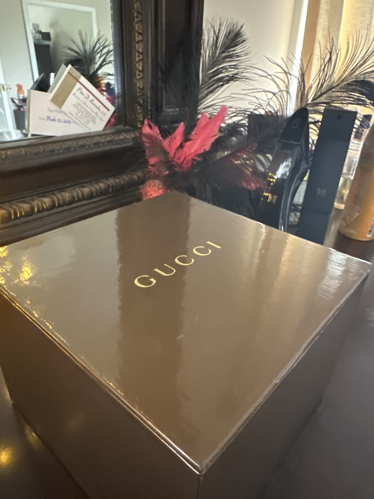 An authentic Gucci watch (comes with the box) image indicator(4)