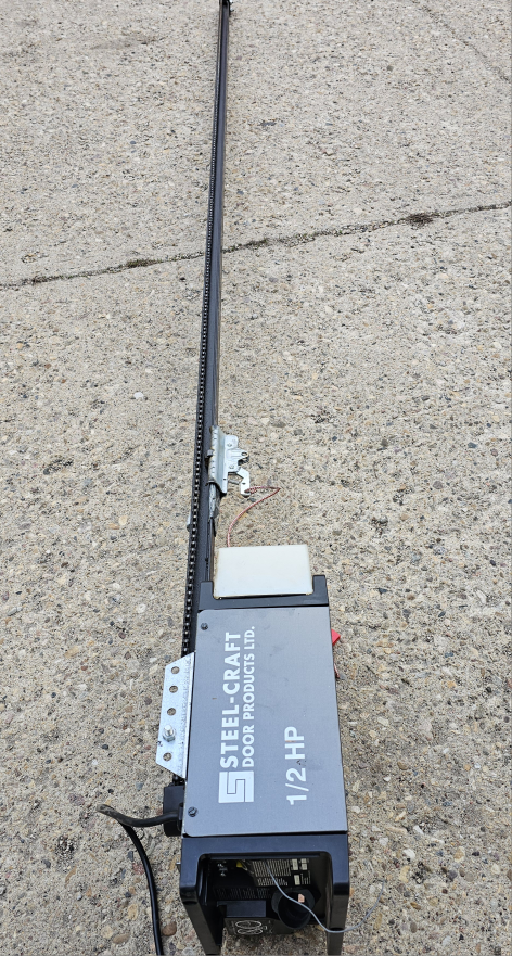 Chamberlain garage door opener with remote and keypads - photo 3