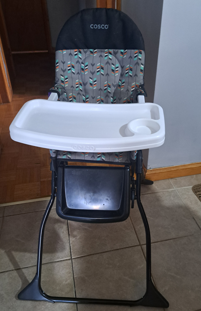 Cosco high chair - photo 4