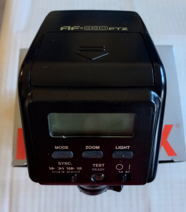 Pentax AF-330 FTZ electronic flash image indicator(2)