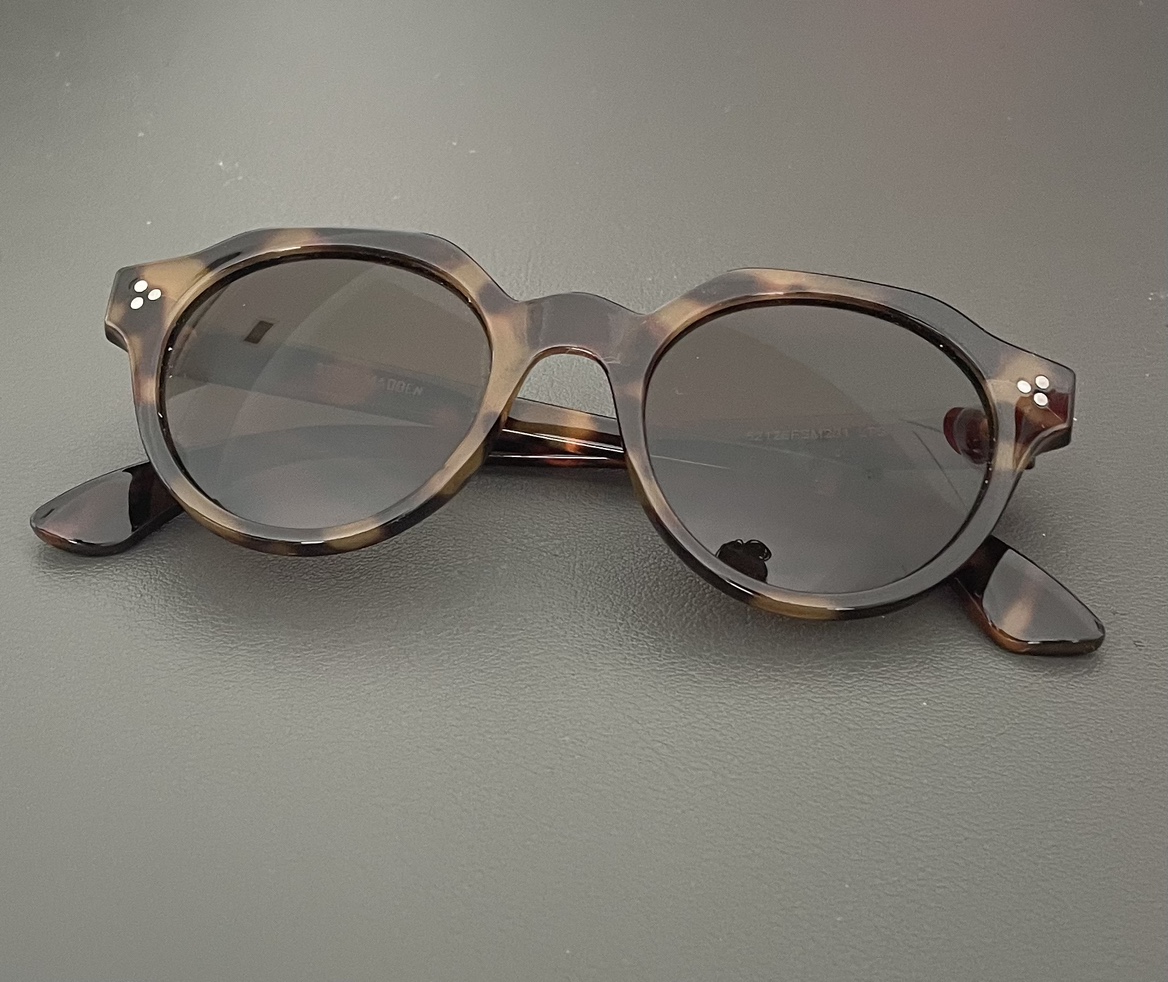 Steve Madden tortoise shell sunglasses thumbnail