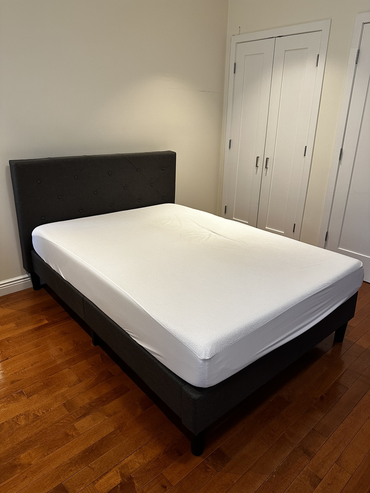Full size mattress and bed frame - photo 2