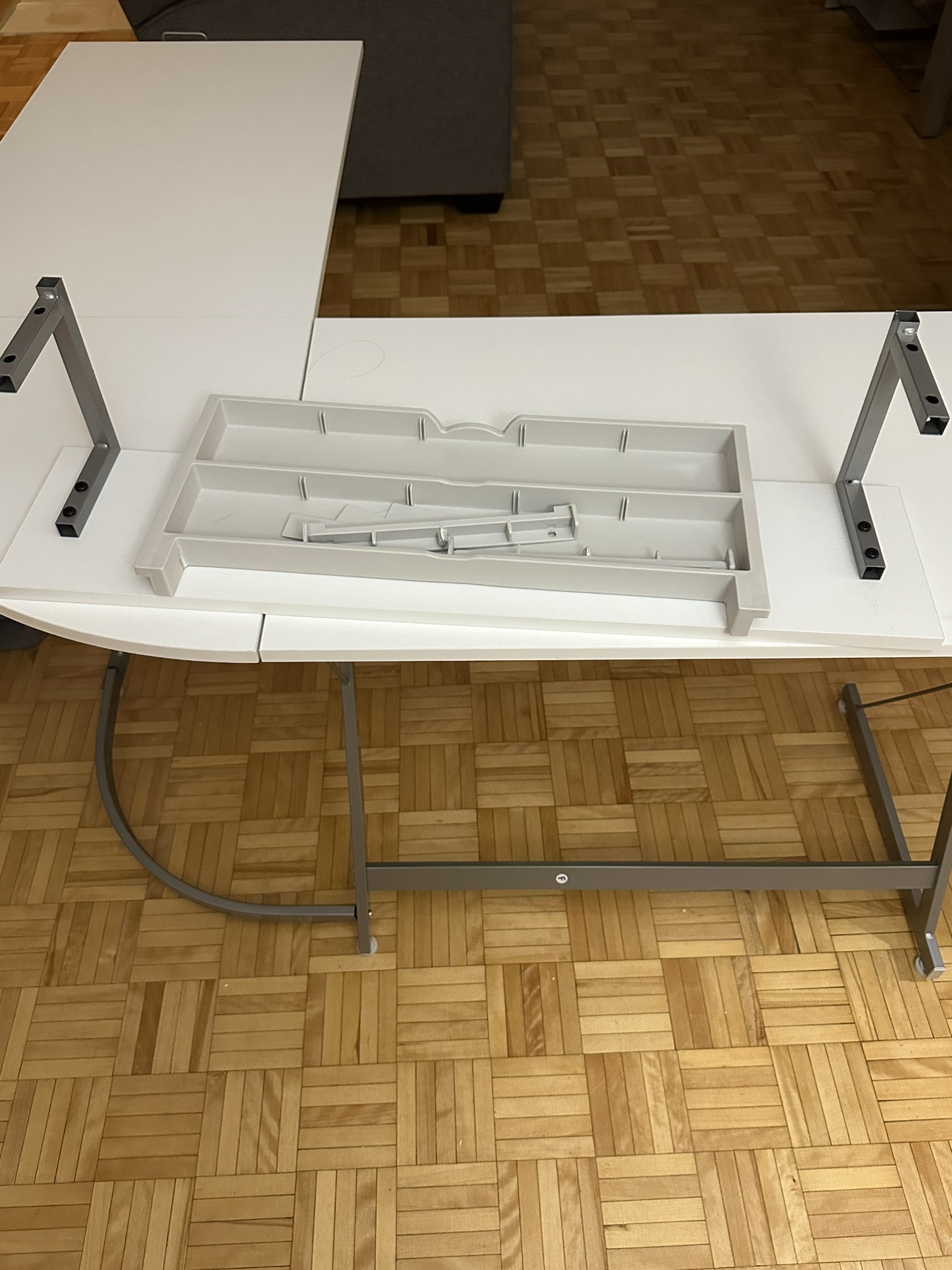 L-shaped desk - photo 4