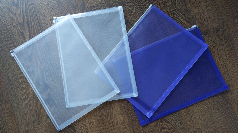 4 Zipper File Folders (2-Clear, 2-Purple) thumbnail