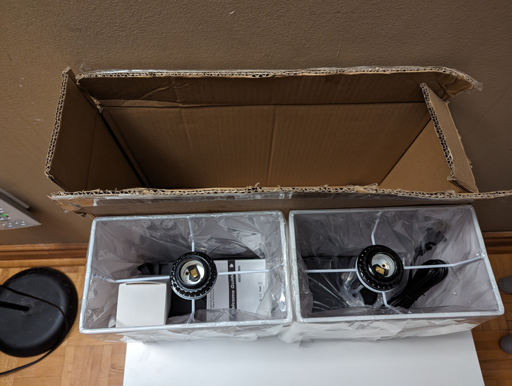 BNIB Set of 2 dual charging ports white table lamps - photo 3