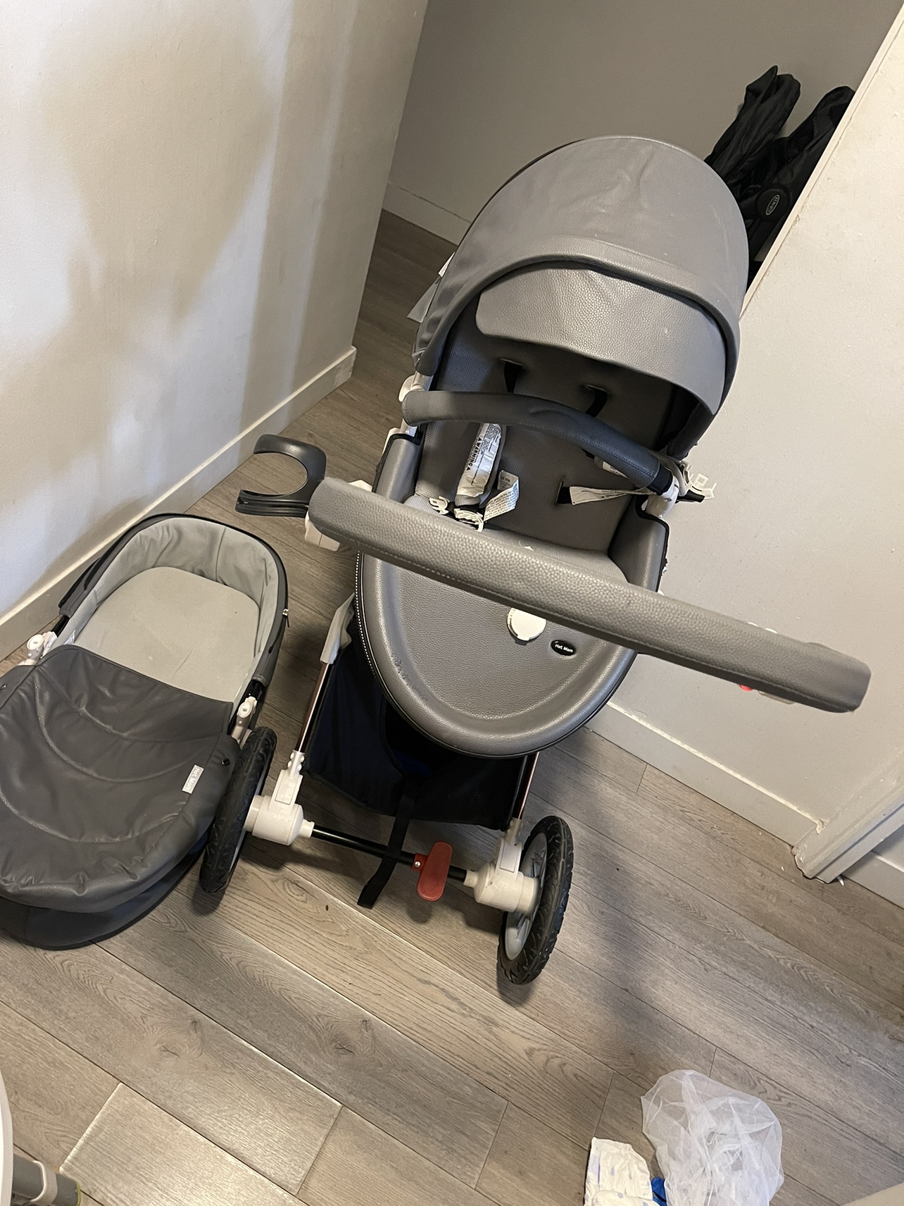 Baby stroller 2 in 1- hot mom baby stroller. Very good condition - photo 4