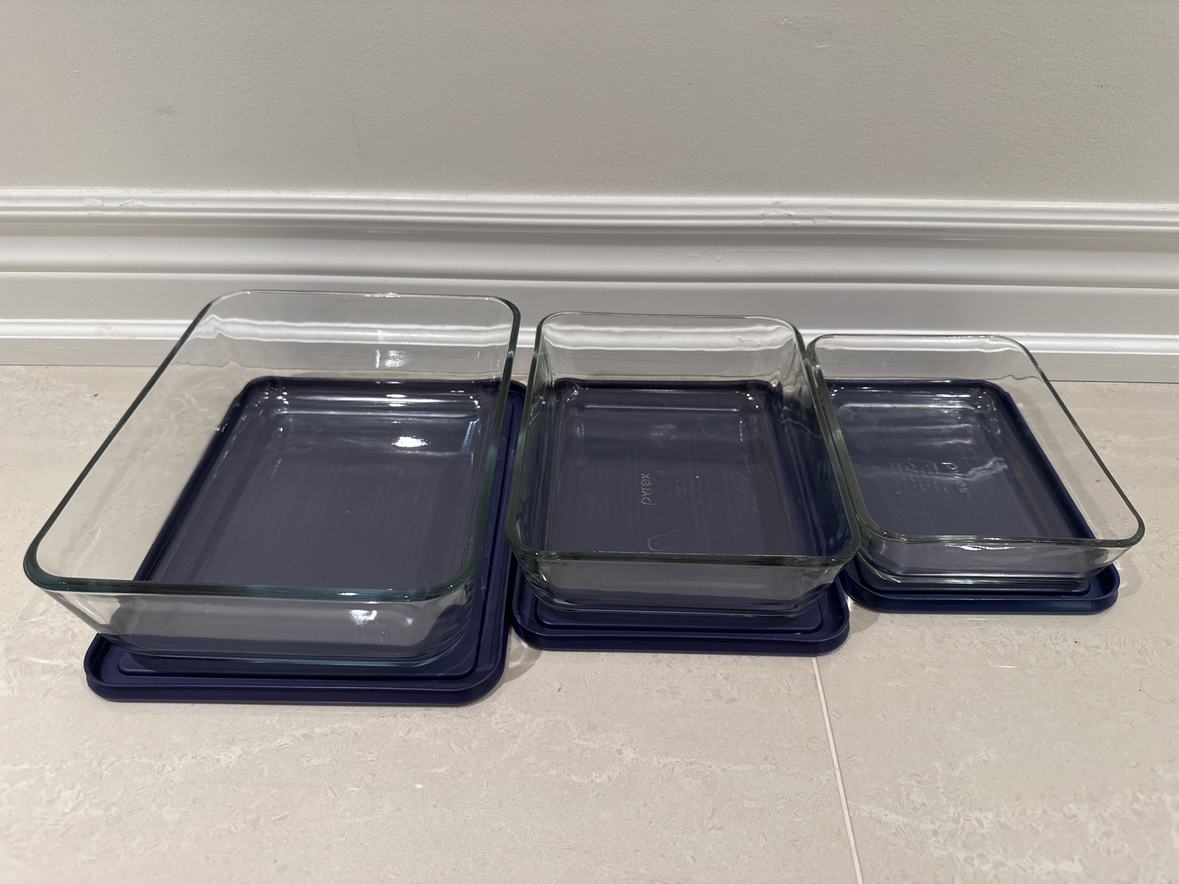 Pyrex. Rectangle glass storage with lid thumbnail