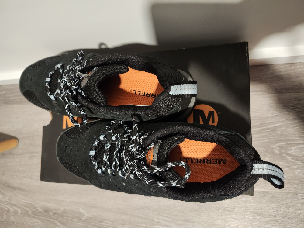 Size 7 Merrel Women's CSA Safety Shoes ALMOST NEW! WORN ONCE image indicator(2)