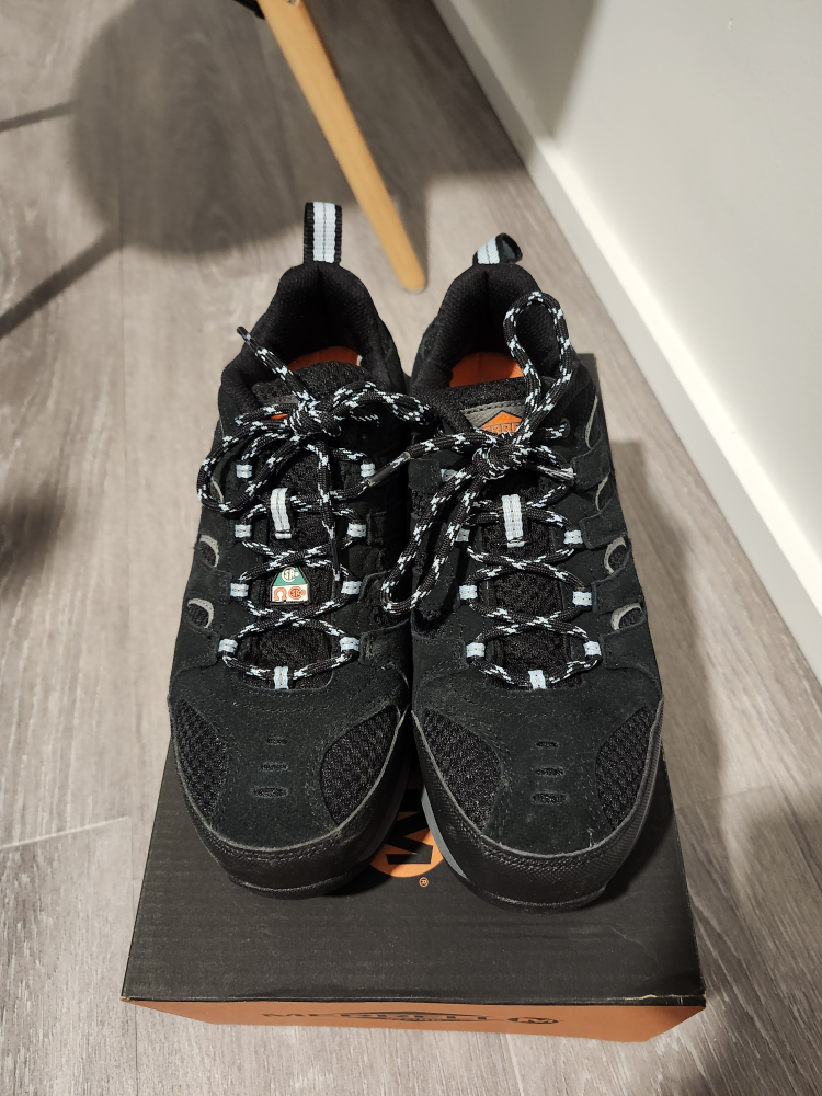 Size 7 Merrel Women's CSA Safety Shoes ALMOST NEW! WORN ONCE image indicator(4)