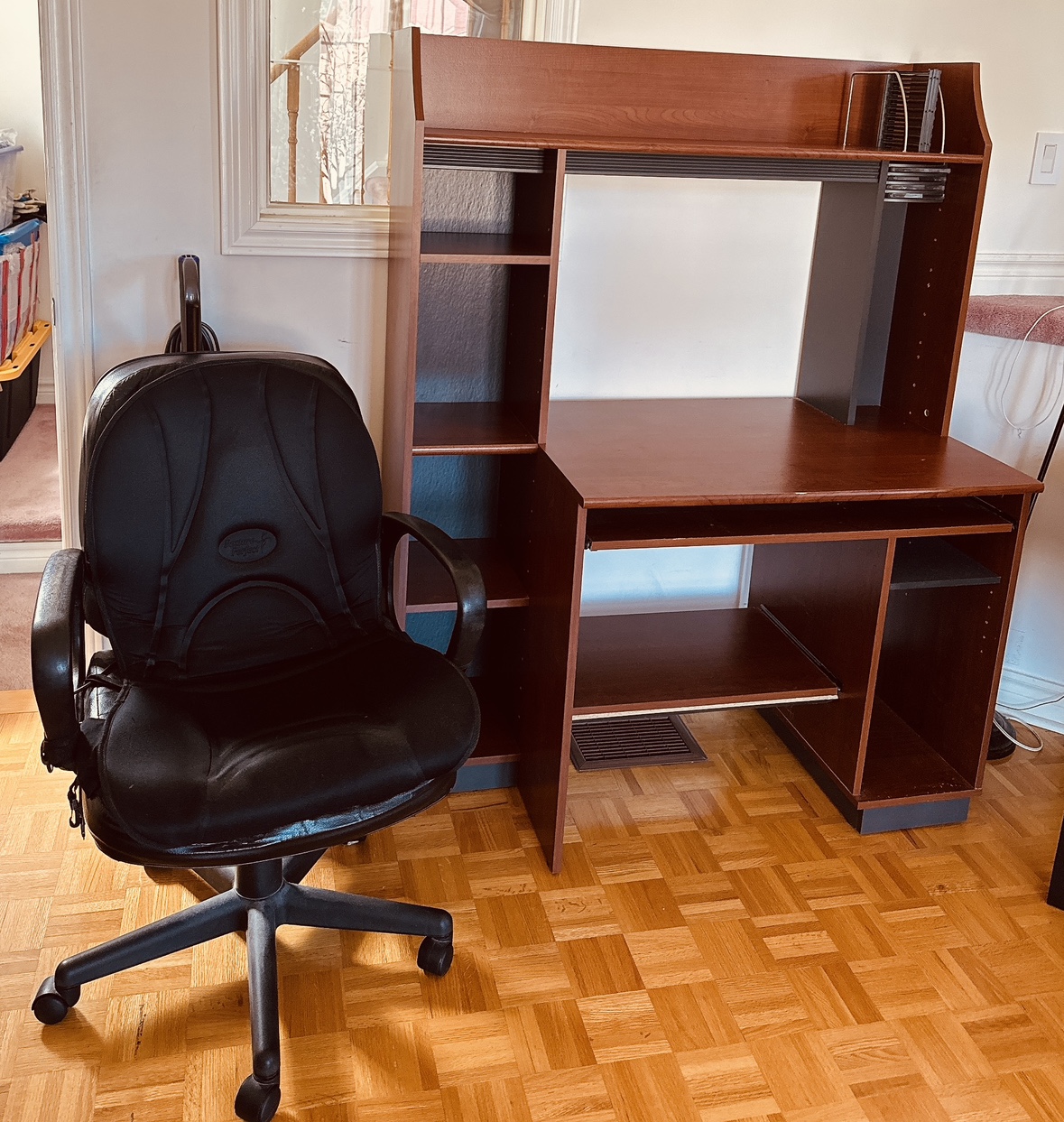 Combo working desk and working chair