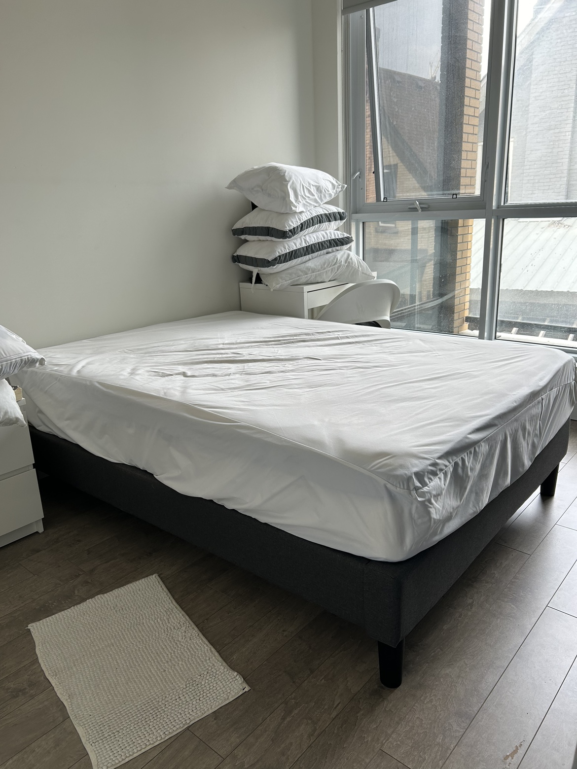 Mattress and bedrame