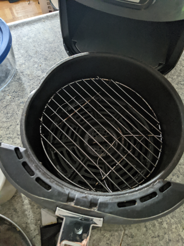 Ninja Air Fryer (Moving Sale Need Gone Tonight) image indicator(3)