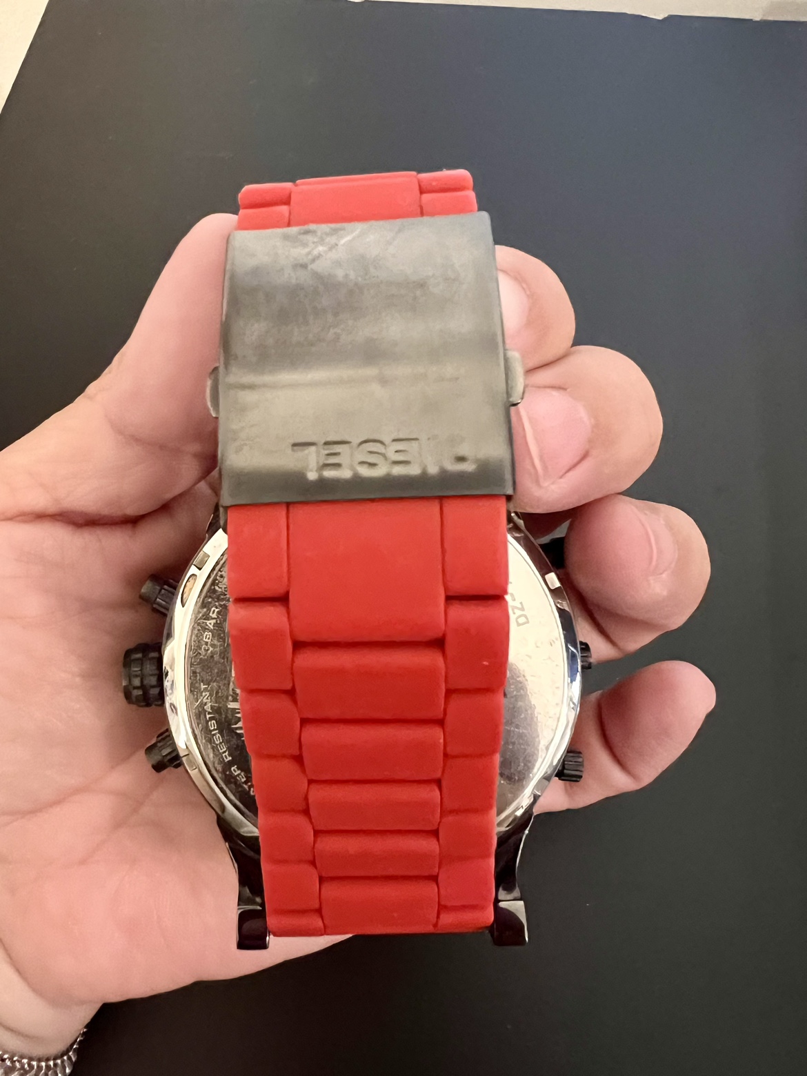 VGUC Diesel men’s Mr. Daddy 2.0 red metal watch DZ7370 image indicator(2)