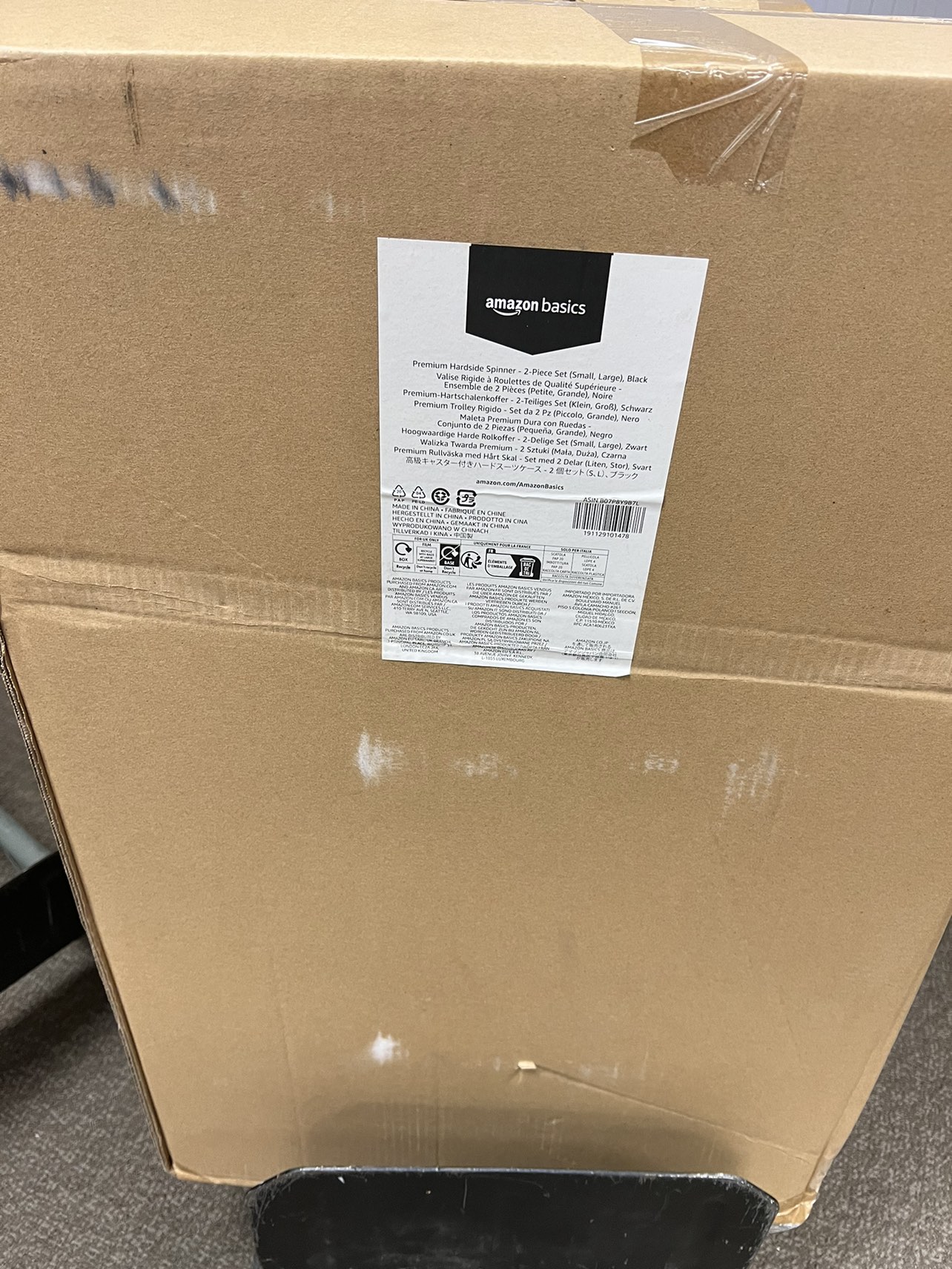 *Brand New* Hardside Spinner Luggage - 2 Piece Set (20", 28") image indicator(2)