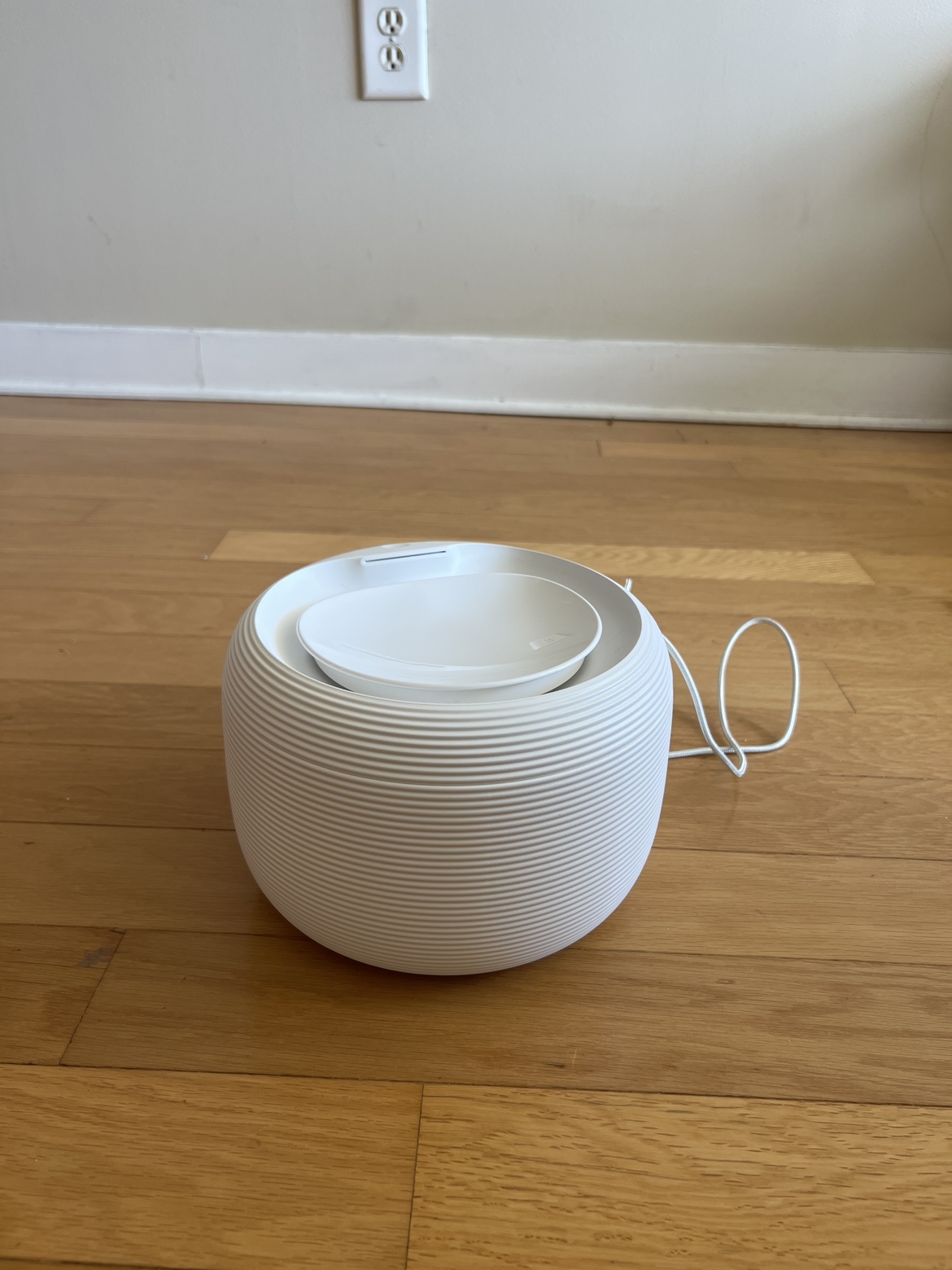 Pet water fountain