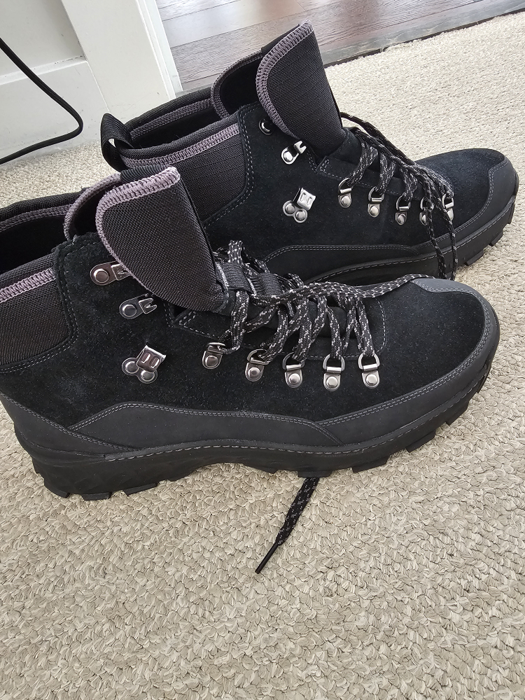 Men's waterproof boots - never worn image indicator(4)